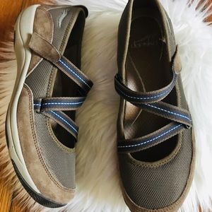 Dansko hazel flats